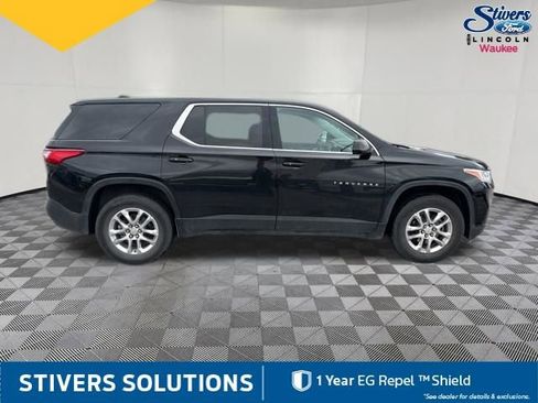 Used 2020 Chevrolet Traverse LS image 3