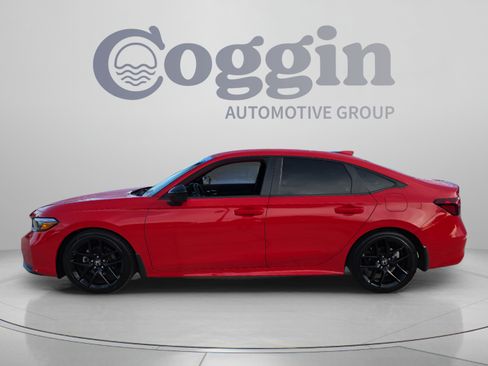 Used 2025 Honda Civic Sport image 2