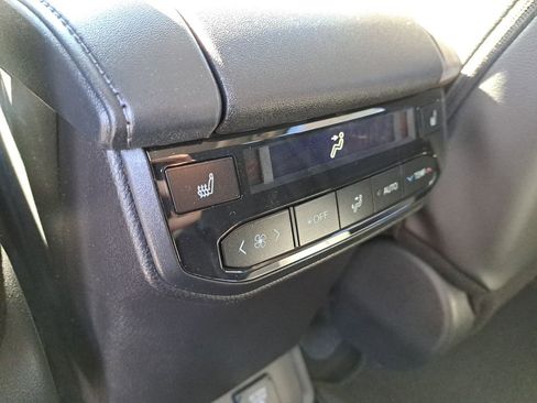 New 2026 Toyota Highlander Platinum image 12