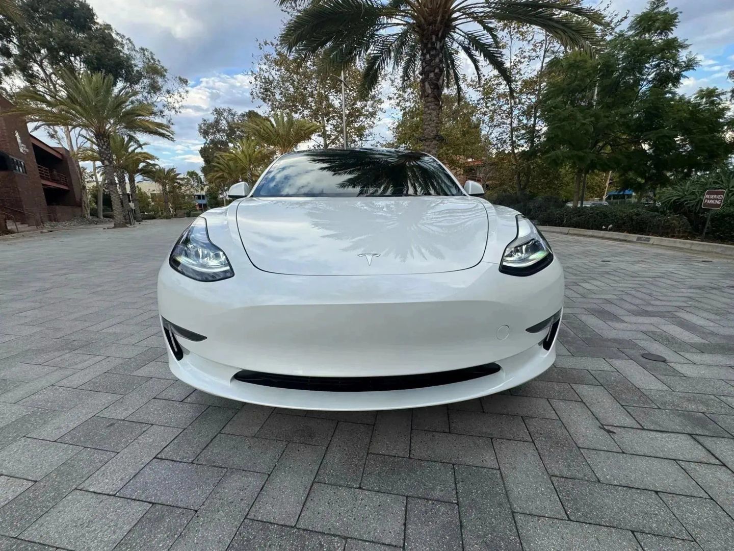 Used 2023 Tesla Model 3 Standard Range RWD image 2