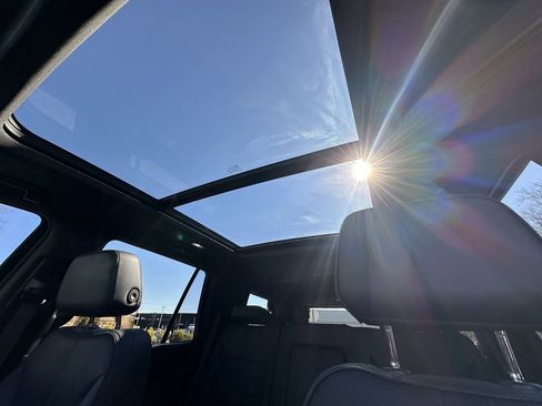 Used 2023 Chevrolet Tahoe RST image 34