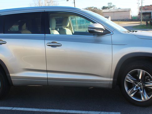 Used 2016 Toyota Highlander Limited image 11