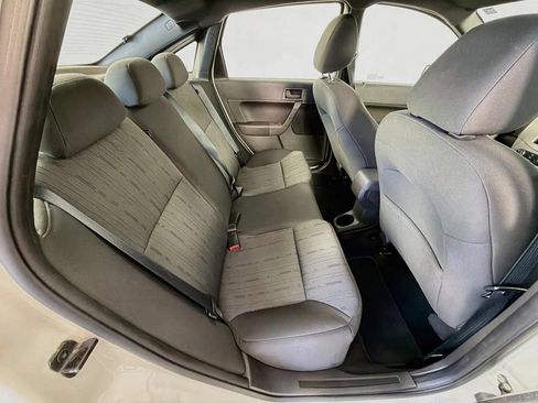 Used 2010 Ford Focus SE FWD image 36