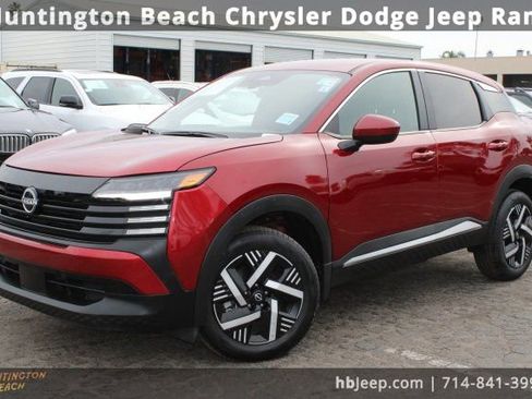 Used 2025 Nissan Kicks SV image 8