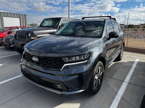 Certified 2021 Kia Sorento EX image 2