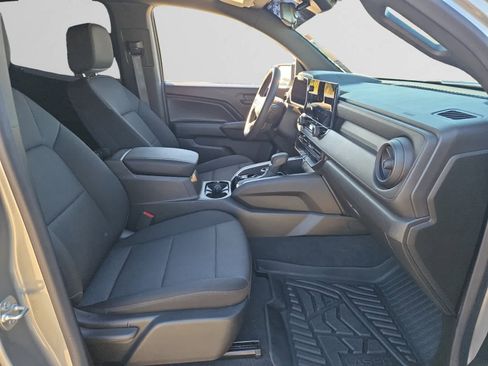 Used 2024 Chevrolet Colorado Trail Boss image 15