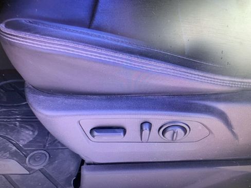 Used 2020 Chevrolet Silverado 1500 High Country w/ Technology Package image 11