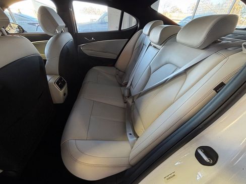 Used 2025 Genesis G70 2.5T image 26