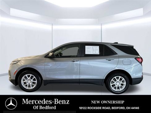 Used 2024 Chevrolet Equinox LS w/ LS Convenience Package FWD image 3