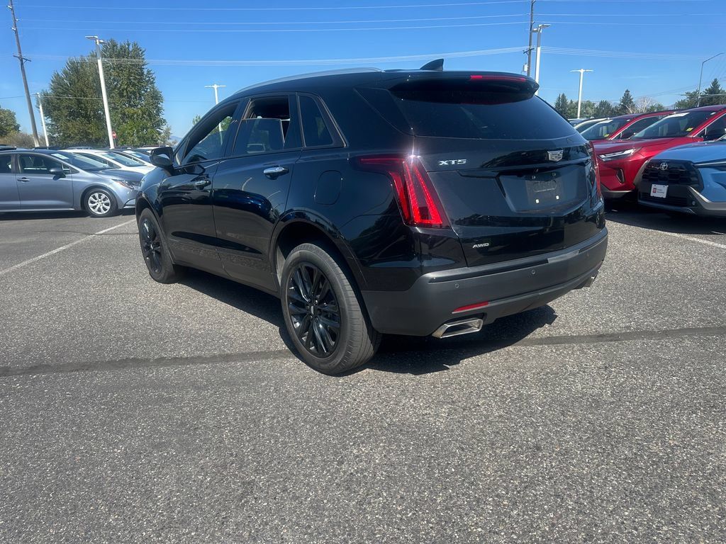 Used 2022 Cadillac XT5 Luxury w/ LPO, ONYX Package AWD/4WD image 2