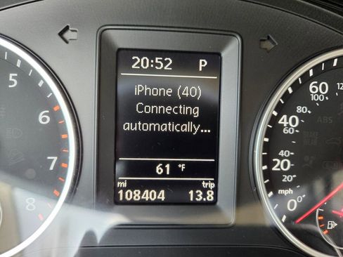 Used 2017 Volkswagen Tiguan S image 19