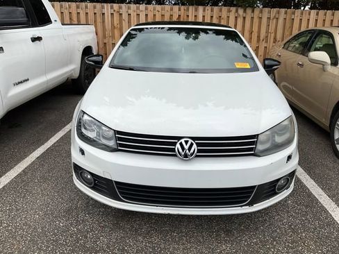 Used 2013 Volkswagen Eos w/ Sport Package image 2