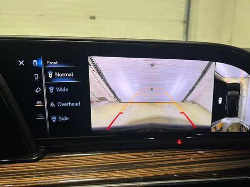 Used 2023 Cadillac Escalade Premium Luxury AWD/4WD image 29