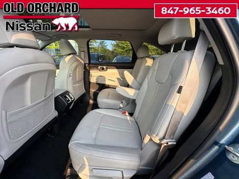 Used 2025 Kia Sorento EX w/ EX Panoramic Sunroof Package AWD/4WD image 12