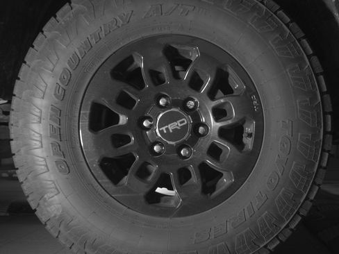 Used 2021 Toyota Tacoma SR5 RWD image 9