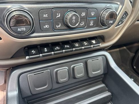 Used 2019 GMC Sierra 2500 Denali w/ Duramax Plus Package AWD/4WD image 38