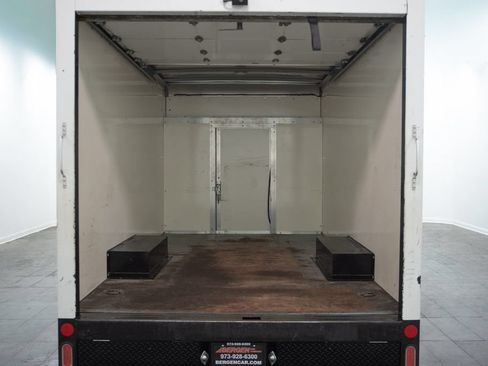 Used 2017 Ford Transit 250 138 RWD image 11