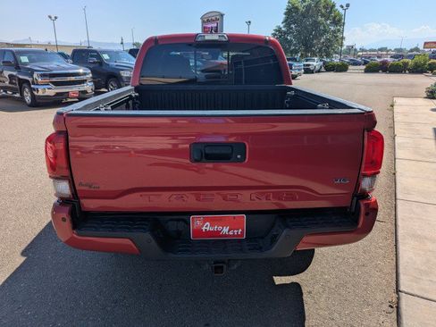Used 2019 Toyota Tacoma TRD Off-Road w/ Technology Package AWD/4WD image 4