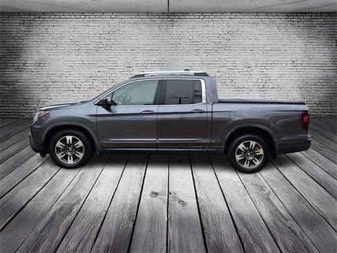 Used 2017 Honda Ridgeline RTL image 2