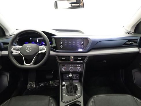 Used 2022 Volkswagen Taos SE image 14