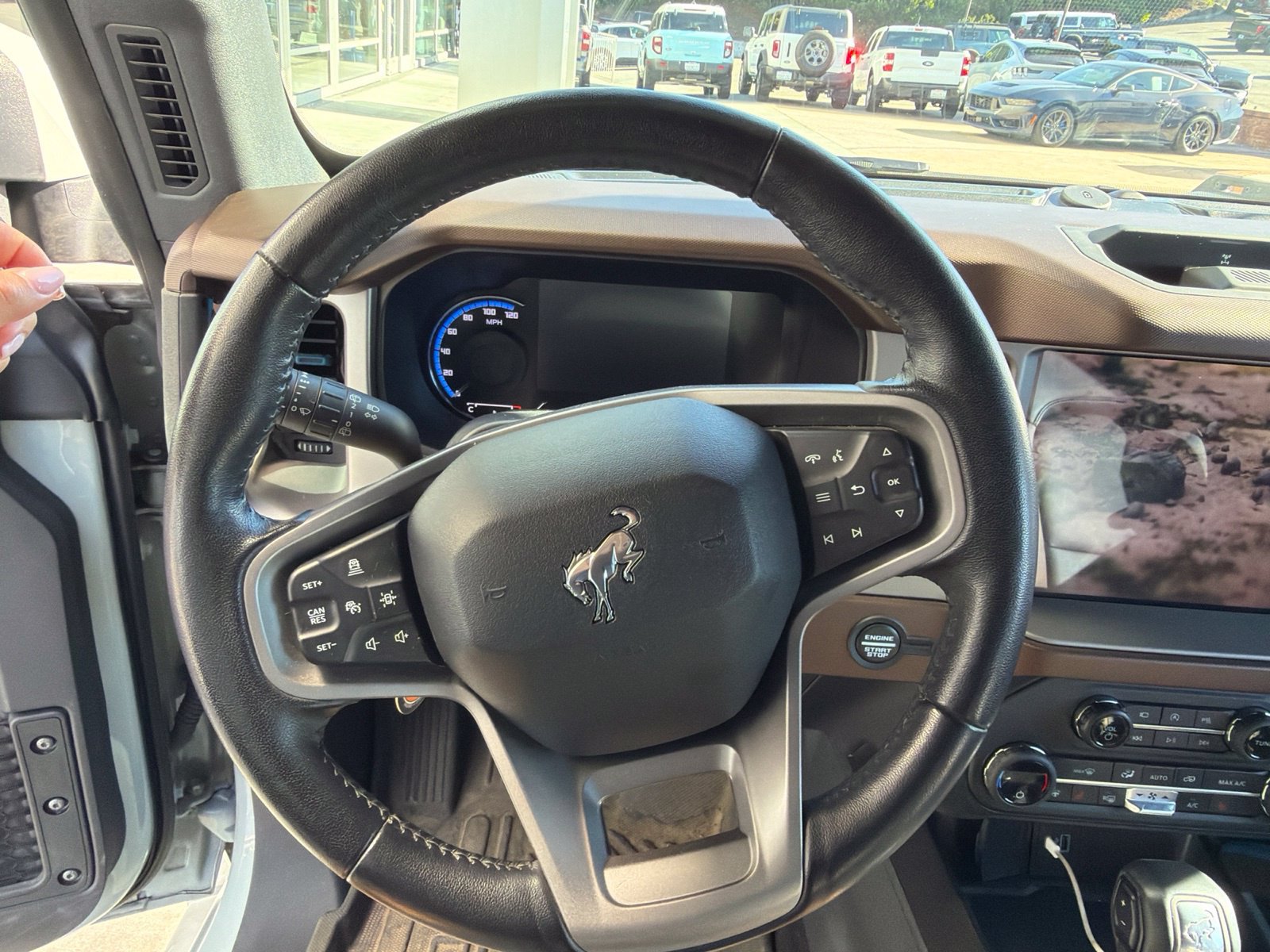 Used 2023 Ford Bronco Outer Banks w/ Sasquatch Package AWD/4WD image 10