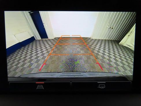 Used 2023 GMC Yukon SLE image 17