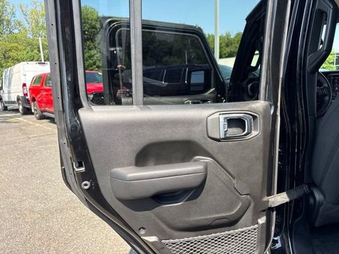 Used 2023 Jeep Wrangler Unlimited w/ Cold Weather Group AWD/4WD image 33