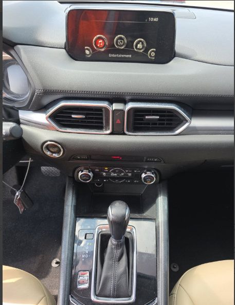 Used 2017 MAZDA CX-5 Touring w/ Preferred Equipment Package FWD image 5