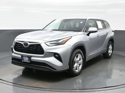 Used 2023 Toyota Highlander LE