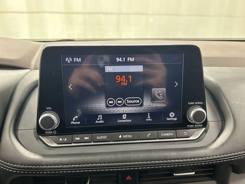 Used 2023 Nissan Rogue S image 14