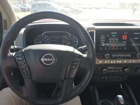 Certified 2025 Nissan Frontier SV w/ SV Convenience Package RWD image 17