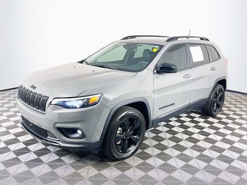 Used 2023 Jeep Cherokee Altitude Lux AWD/4WD image 4