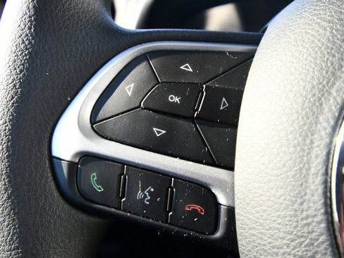 Used 2023 Jeep Renegade Latitude AWD/4WD image 21