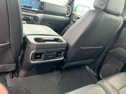 Used 2023 GMC Sierra 1500 SLT w/ SLT Convenience Package image 20