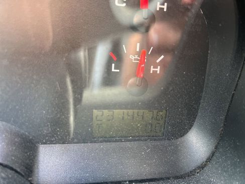 Used 2005 Ford F150 XLT image 14