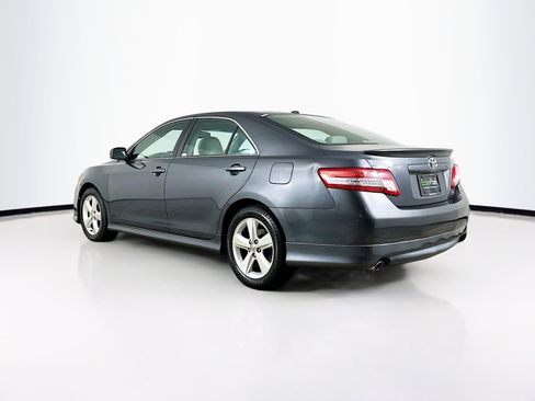 Used 2011 Toyota Camry SE image 5