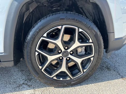 Used 2025 Jeep Compass Limited image 35