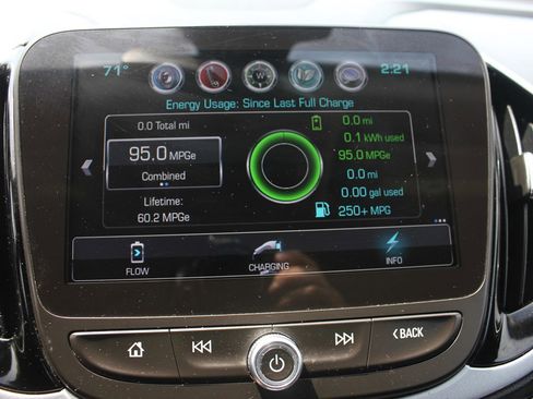 Used 2017 Chevrolet Volt LT w/ Comfort Package FWD image 18