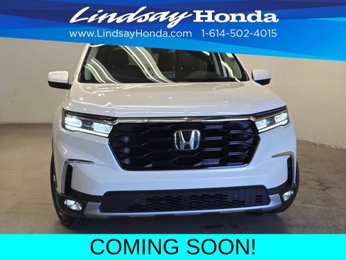 Used 2025 Honda Pilot Touring image 2