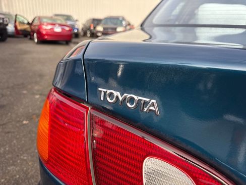 Used 2000 Toyota Corolla CE image 9