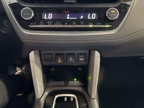 Certified 2025 Toyota Corolla Cross XLE image 16