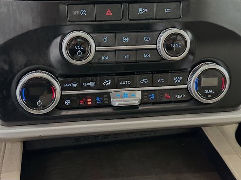 Used 2024 Ford Expedition Max Limited image 16