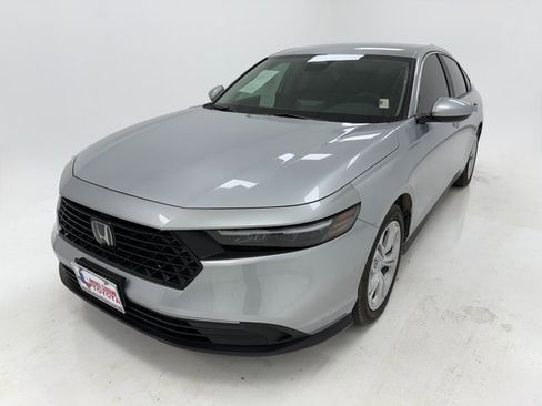 Used 2025 Honda Accord LX image 4