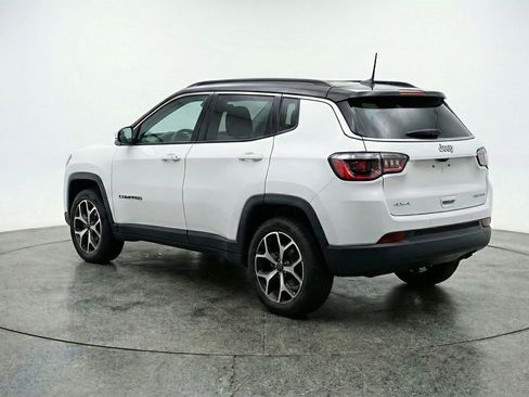 Used 2025 Jeep Compass Limited image 6