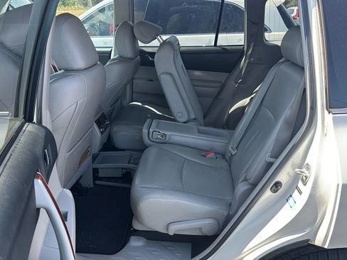 Used 2013 Toyota Highlander Limited AWD/4WD image 9