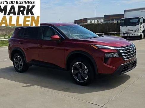 Used 2025 Nissan Rogue SV FWD image 2