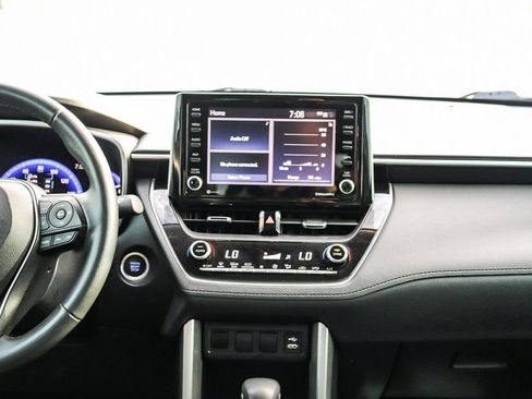 Used 2022 Toyota Corolla Cross XLE FWD image 15