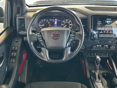 Used 2022 Nissan Frontier PRO-4X image 14