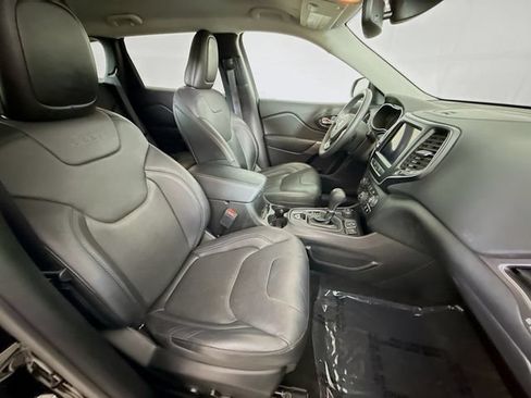 Used 2021 Jeep Cherokee Latitude Lux w/ Comfort/Convenience Group AWD/4WD image 25