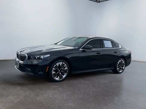 Used 2024 BMW 540i xDrive w/ Convenience Package AWD/4WD image 7